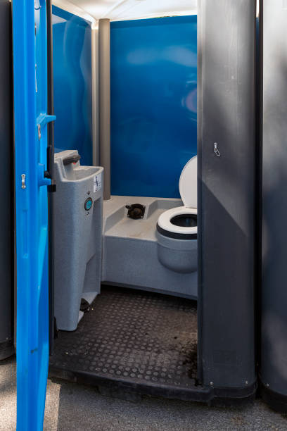 Portable Toilet Options We Offer in Ford City, CA